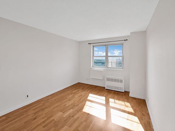 3rd image of 4730 59th St APT 14A