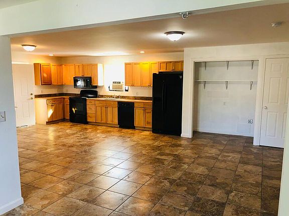 3rd image of 8 Lafayette St #8