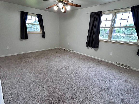 3rd image of 2572 Forge Rd