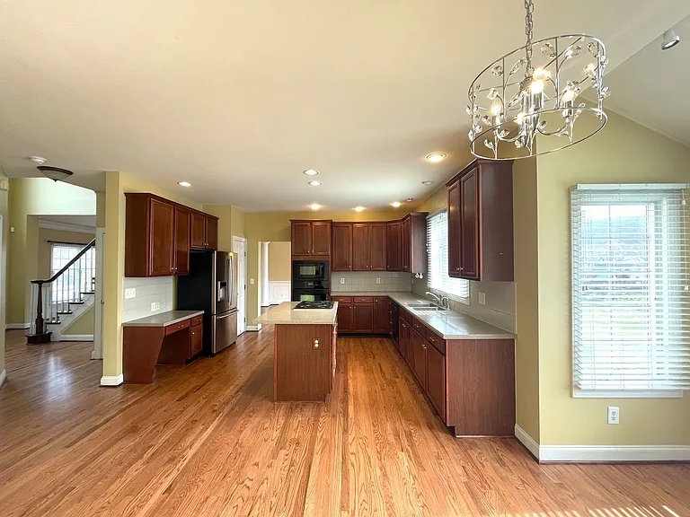 4823 Vista Ridge Dr — Photo 10