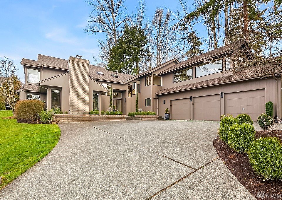1st image of 8284 SE 82nd St
