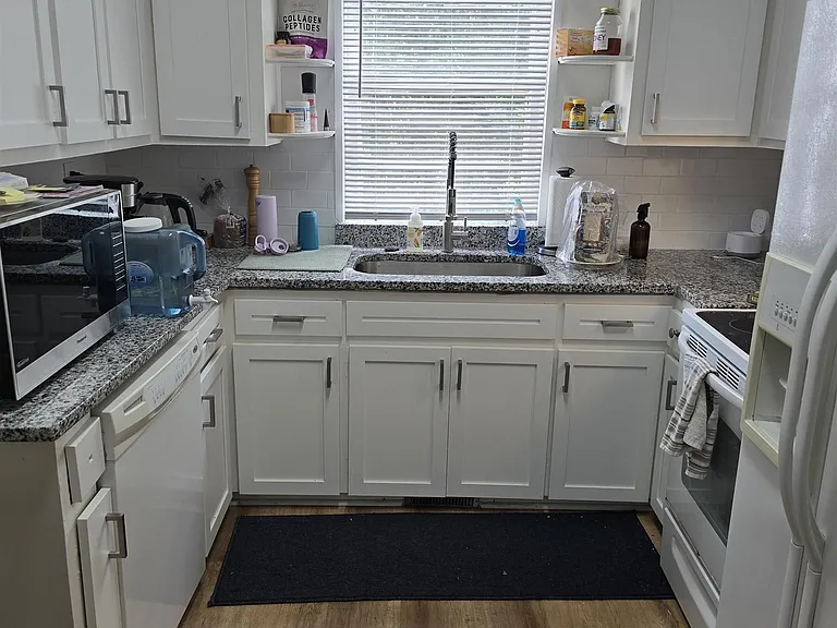 1205 Maple St — Photo 15