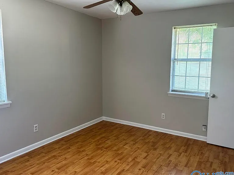 1116 Compton Ave — Photo 5