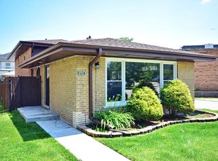 6715 N Harding Ave, Lincolnwood, IL 60712