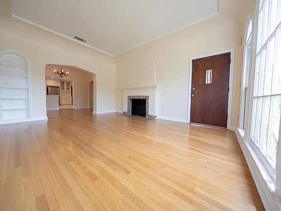 5th image of 840 N Curson Ave