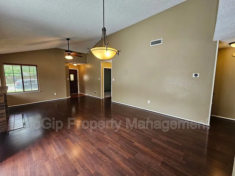 602 Prairie Dell St — Photo 8