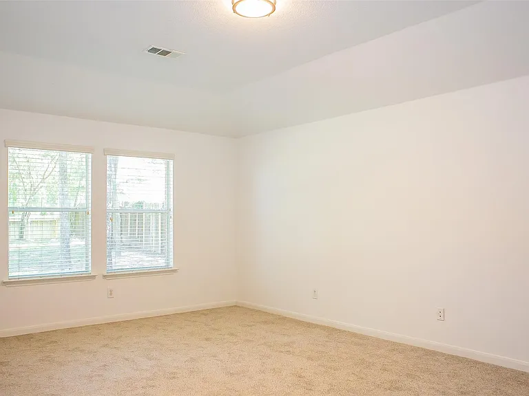 91 Genesee Ridge Dr — Photo 10