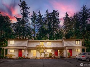 22906 Edmonds Way APT 10, Edmonds, WA 98020