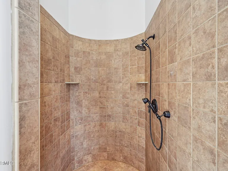 351 N Cloverfield Cir — Photo 30