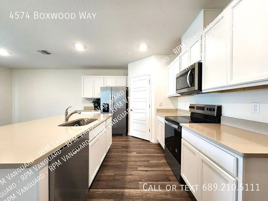 Building Photo - 4574 Boxwood Way