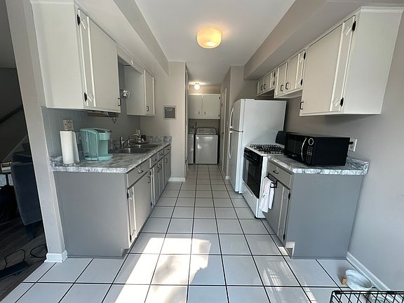 3rd image of 2303 Aster Dr