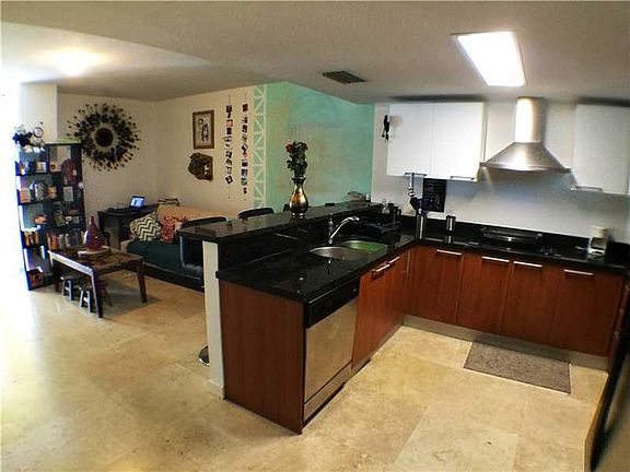 4th image of 170 SE 14th St APT 2103