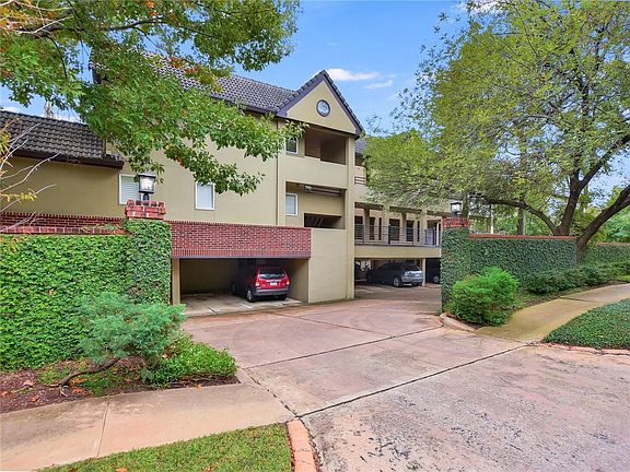 2nd image of 1201 Castle Hill St APT 303