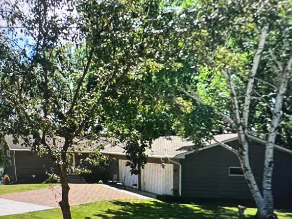 2402 Lakeview Dr, Fergus Falls, MN 56537