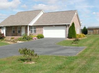 409 Okolona Rd, Livingston, TN 38570