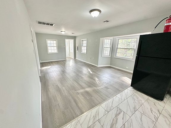 5th image of 63 Gentian St