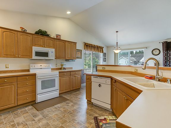 4th image of 11004 182nd Avenue Pl E