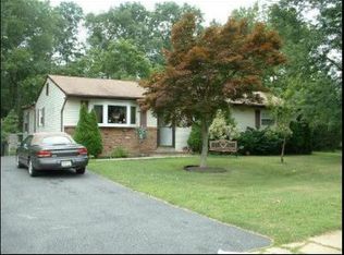 19 Redwood Rd, Howell, NJ 07731
