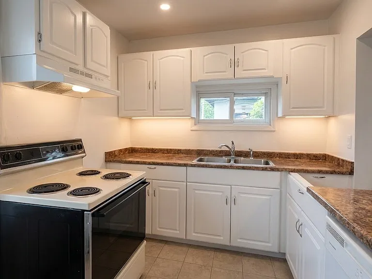 5807 Hobart St #2 — Photo 9