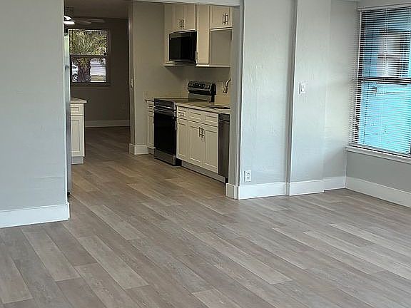 5th image of 28 Azalea Dr