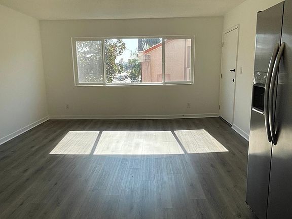 4th image of 6121 Crenshaw Blvd #17