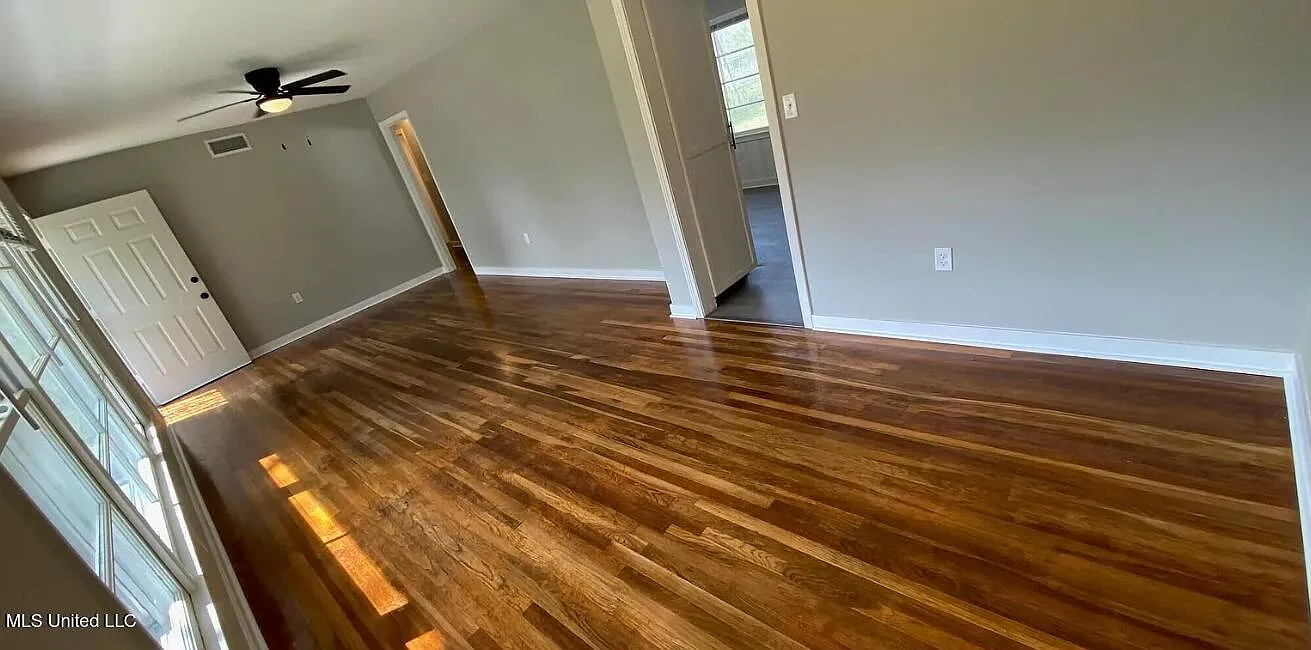 3 bed, 2.0 bath, 1145 sqft, $1,500 — Photo 3