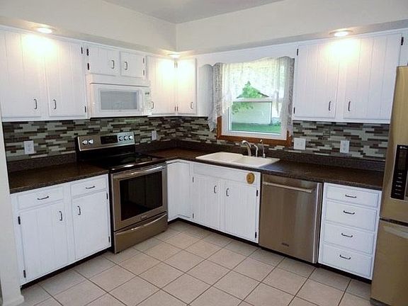 3rd image of 59115 Melrose Pl