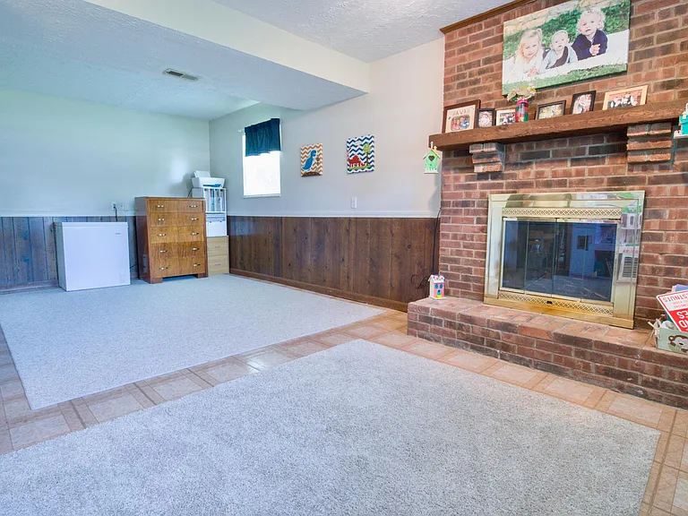 9711 Stanalouise Dr — Photo 23
