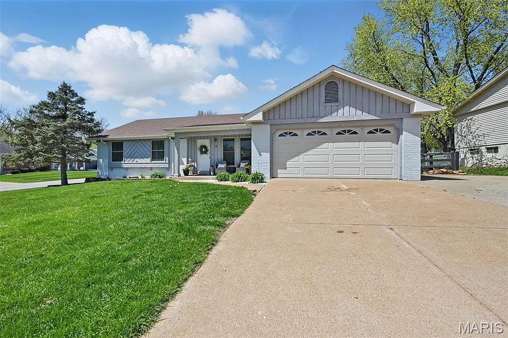 2 Suncrest Dr photo 1