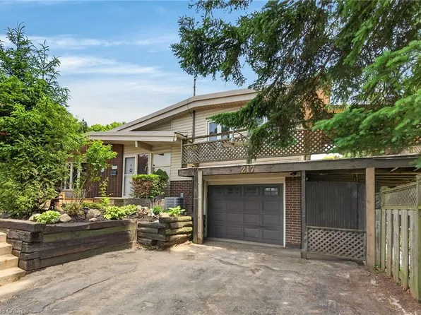 217 W 15th St, Hamilton, ON L9C 4B4