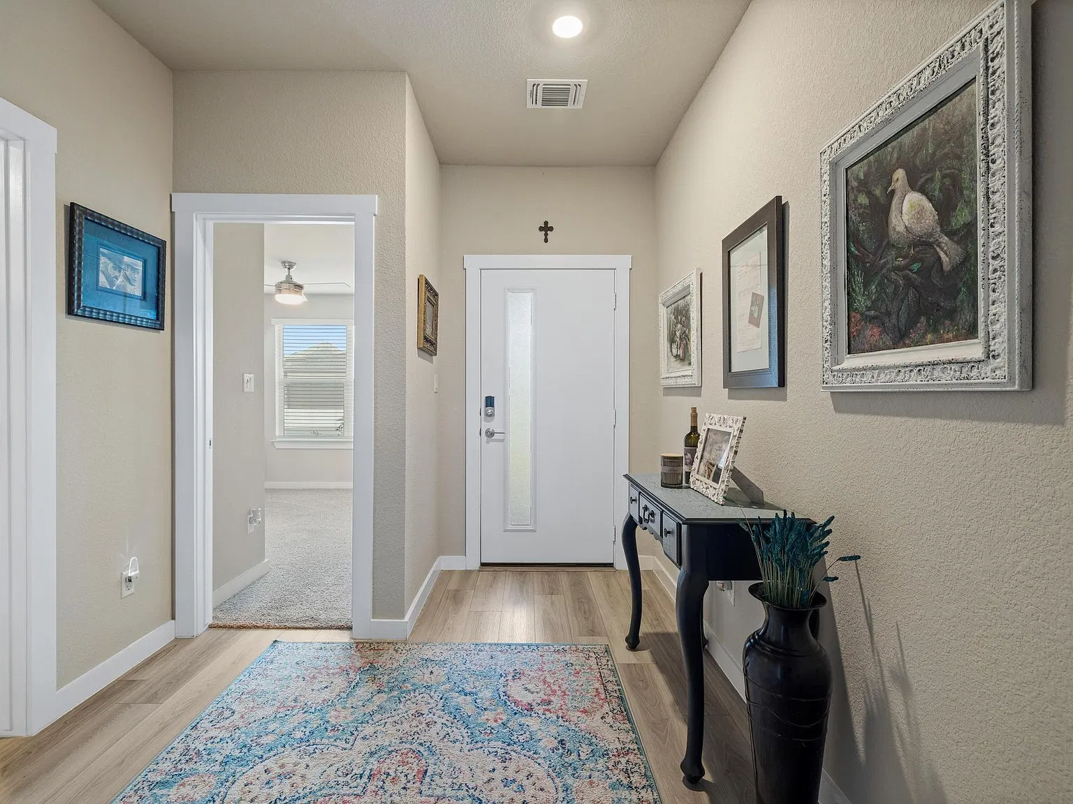 4 bed, 2.0 bath, 1825 sqft, $2,400 — Photo 3