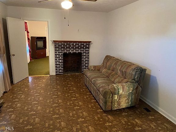 2nd image of 431 E Crogan St