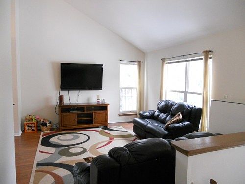 2nd image of 2888 Shelly Ln