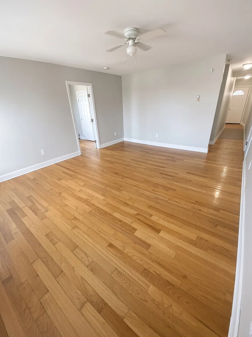 2 bed, 800 sqft, $1,300 — Photo 1
