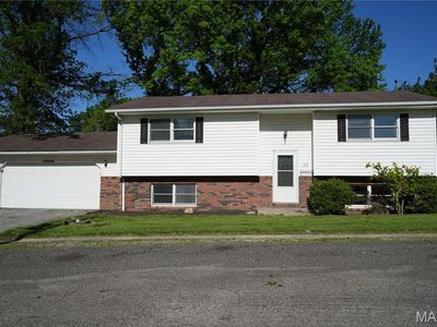 315 N Caldwell St, Staunton, IL, 62088