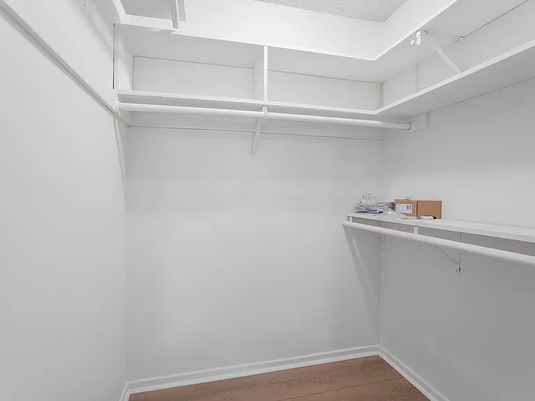 930 3rd St #107 — Photo 16