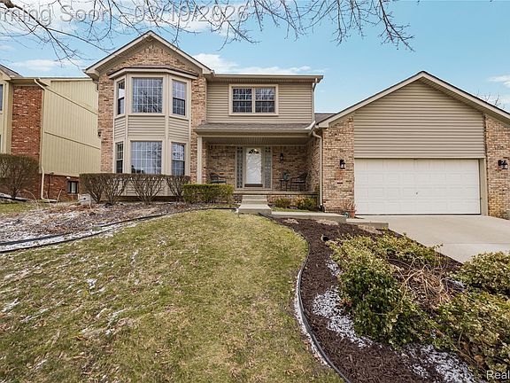 3rd image of 1874 Rothbury Dr