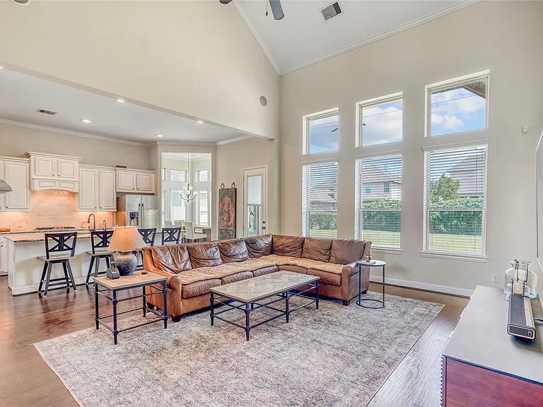 6318 Sunstone Fls — Photo 12