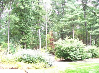 10 Hyacinth Dr, Nashua, NH 03062