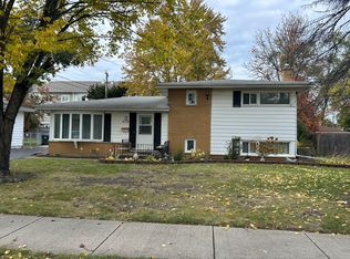 410 E Garwood Ave, Mount Prospect, IL 60056