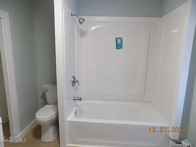 7 Crystal St — Photo 10