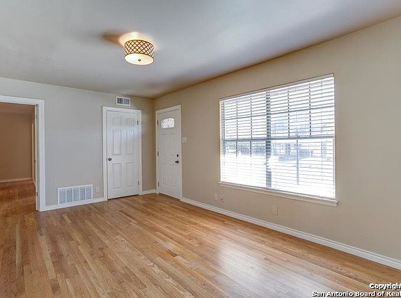 3rd image of 1719 Corita St