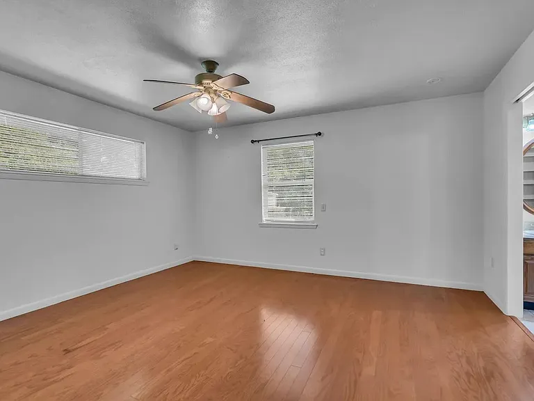 2972 Maydelle Ln — Photo 5