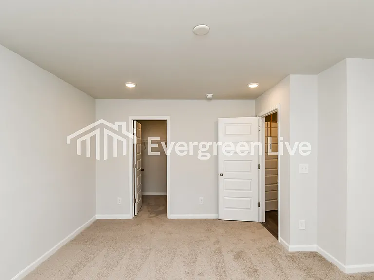 548 Hodge Rd — Photo 6