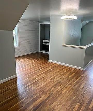 5th image of 1305 Everett St