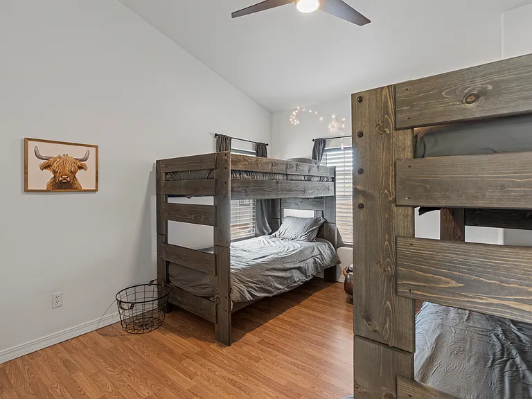 1710 N Taylor Cir — Photo 32