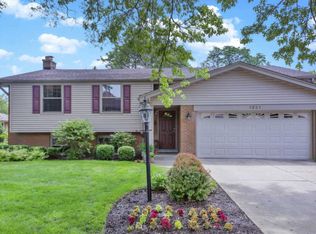 1321 Castle Dr, Park Ridge, IL 60068