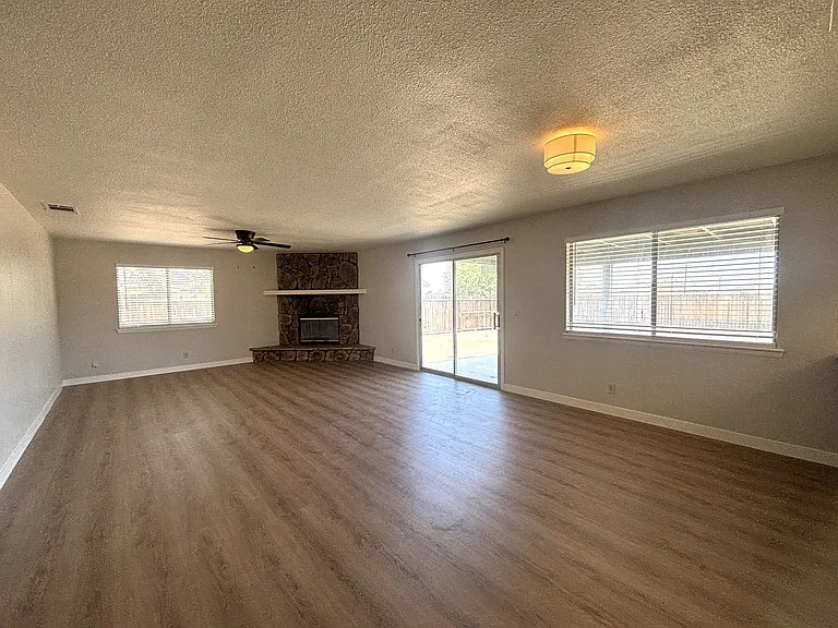20312 Dean Ct — Photo 6