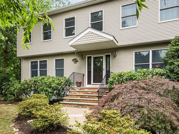 3rd image of 23 Palm St