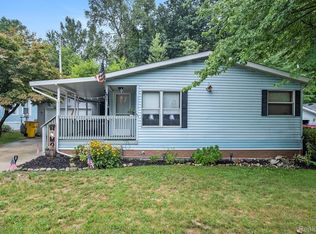 3071 E Bay Dr, Fenton, MI